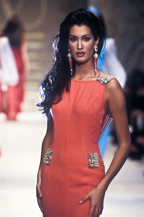 moin ghauri|Yasmeen Ghauri reconnects with ‘90s supermodels